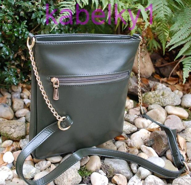 Kabelka zelená prešívaná dlhé ramienko zlatá retiazka MONNARI