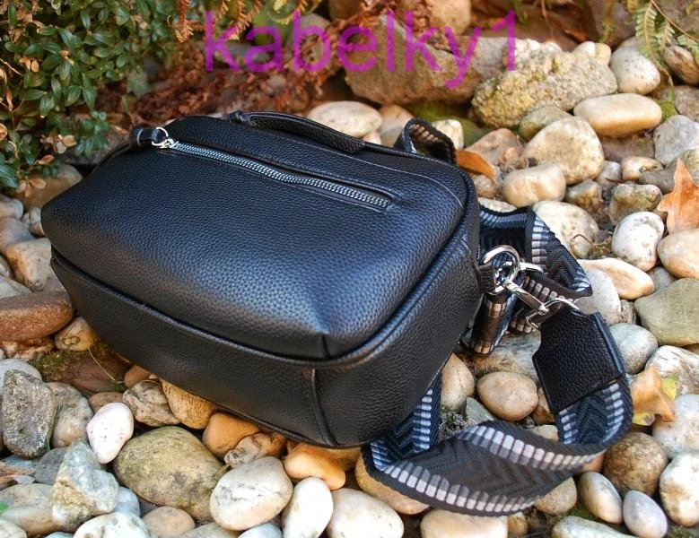 Kabelka čierna zipsové priečinky čierno šedé ramienko