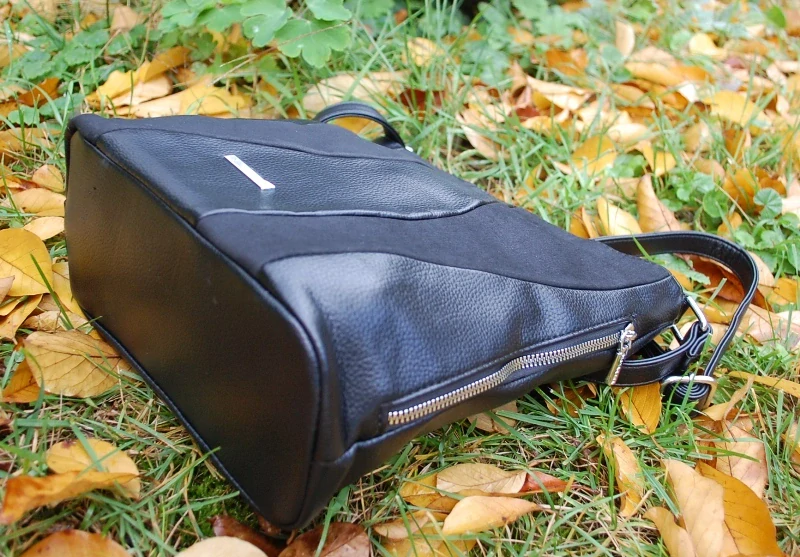 Kabelka čierna crossbody strieborné kovanie 