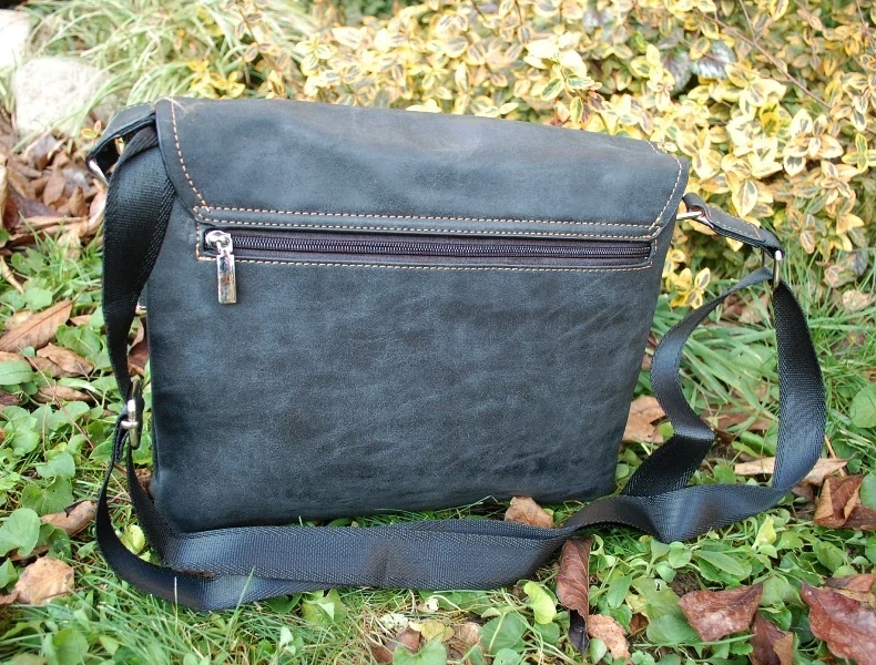  Pánska čierna antracitová matná taška crossbody GESSACI