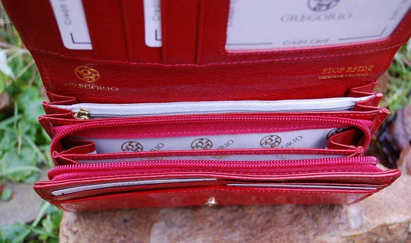 Dámska červená peňaženka lakovaná GREGORIO 