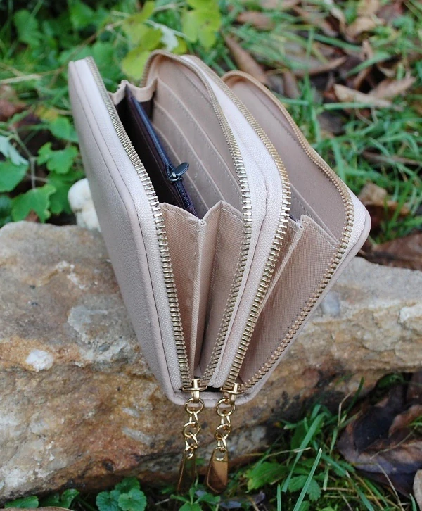 Peňaženka krémová matná zlaté ozdobné zipsy