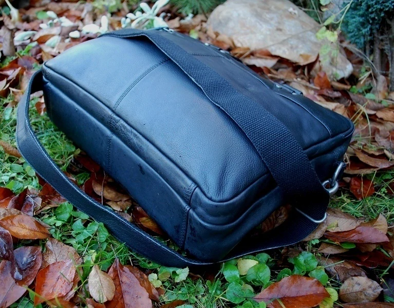 Pánska čierna kožená aktovka kufrík veľká BELLUGIO