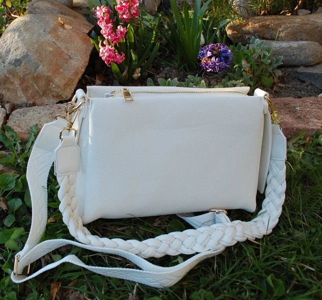 Kabelka smotanová pletená rúčka dlhé ramienko