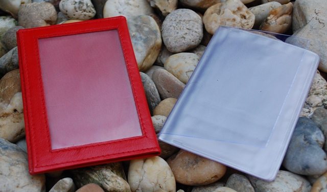 Púzdro na doklady a karty červené priesvitné hladká koža