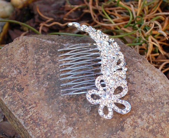 Ozdobná strieborná spona hrebeň brúsené sklo kvietok