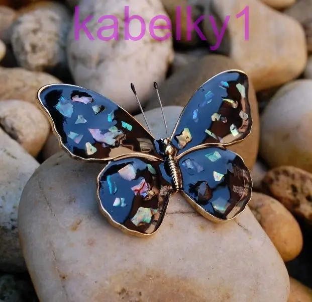 Brošňa ružová mint čierna motýľ zlatý