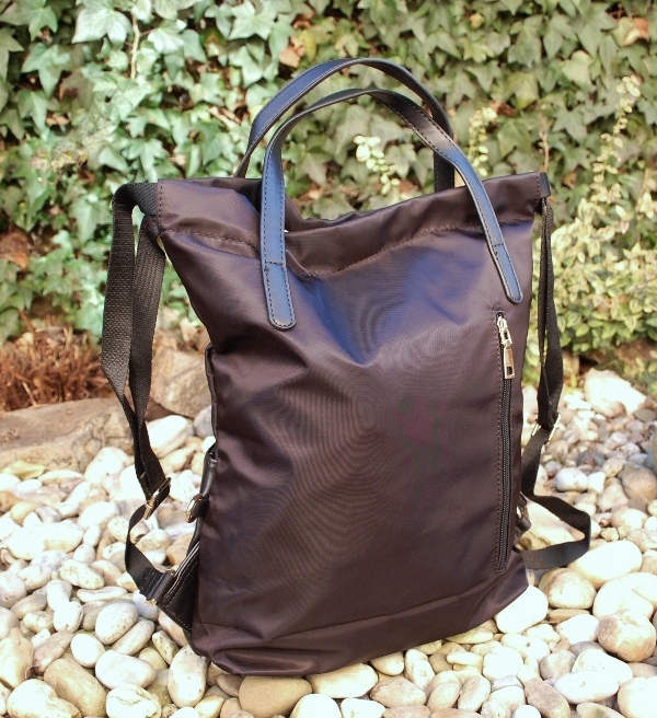 Kabelka čierna crossbody zlaté kovanie ruksak