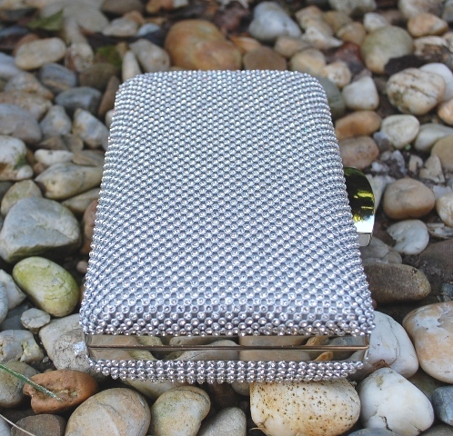 Kabelka strieborná štrasová plesová ozdobné zapínanie