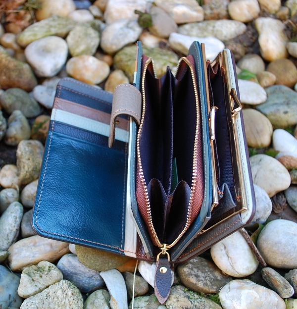 Dámska kožená peňaženka multicolor kovový patent