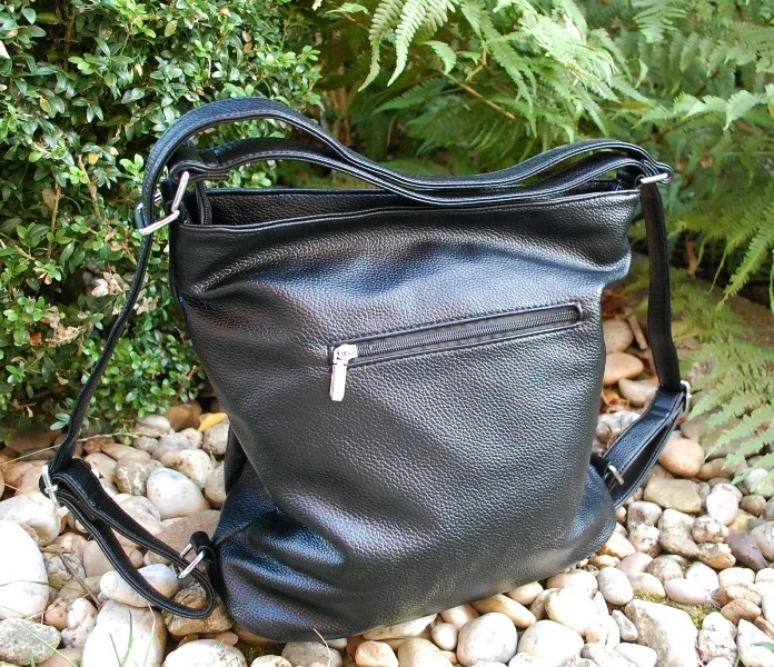 Batoh čierny kabelka crossbody strieborné kovanie 