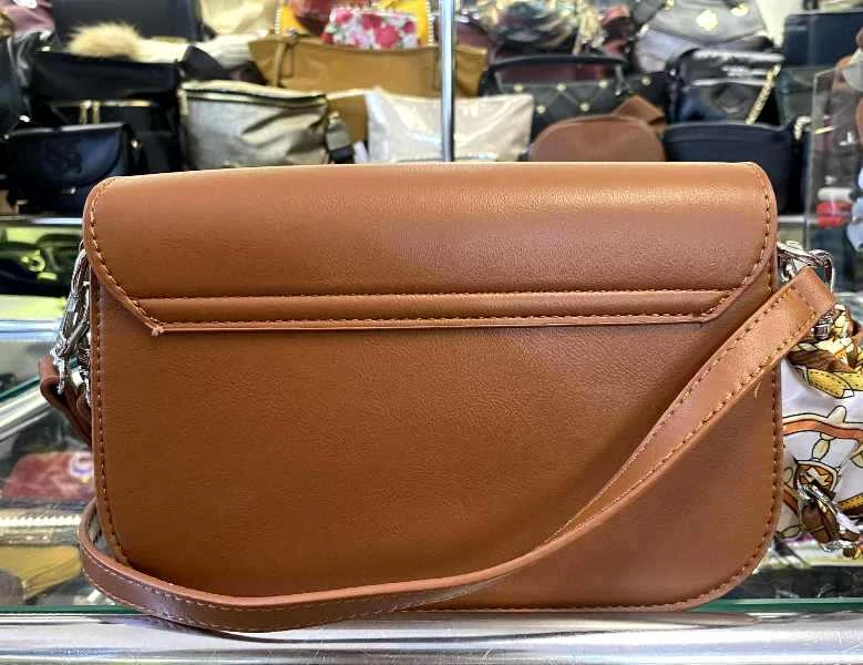 Kabelka hnedá koňaková matná s ozdobnou prackou