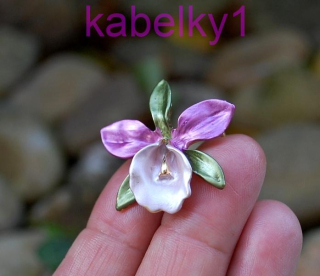 Brošňa MONA kvet zelená ružová fialová farba 