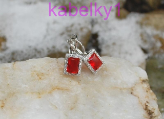 Náušnice červené brúsené sklo strieborný podklad