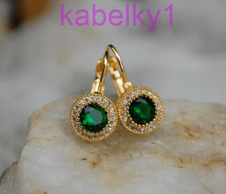 Náušnice zlaté zelené brúsené sklo   