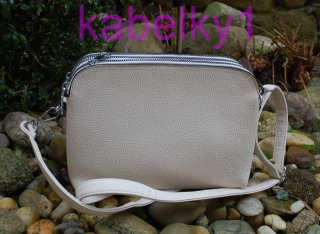Kabelka smotanová matná strieborné zipsy crossbody