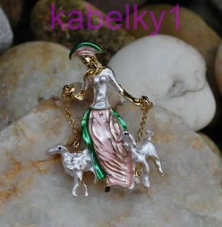 Brošňa  dáma so psami zlatá strieborná ružová zelená