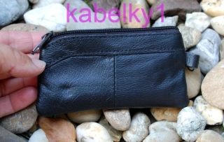 Púzdro tmavé hnedé na kľúče so zipsom a vreckom
