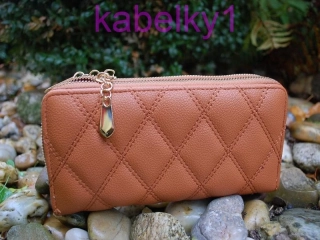 Peňaženka hnedá koňaková matná čierne ozdobné zipsy