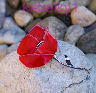 Brošňa MONA kvet červená perleť strieborný podklad