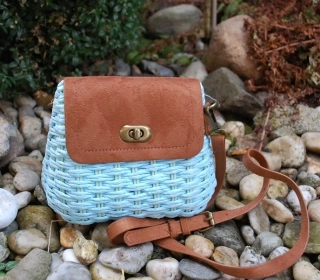 Kabelka špagátová modro hnedá pletená