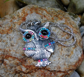 Náhrdelník retiazka sova strieborná farebné kamienky