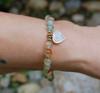 Náramok matné sklo srdiečko zlatá chirurgická oceľ