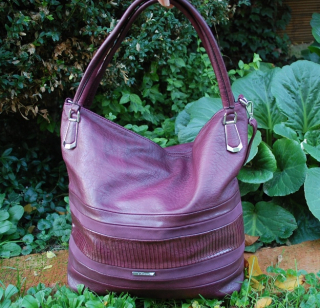 Kabelka bordová ozdobné pásy strieborné kovanie Silvia Rosa