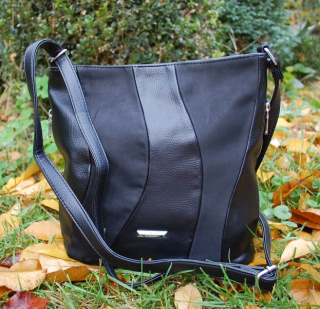 Kabelka čierna crossbody strieborné kovanie 