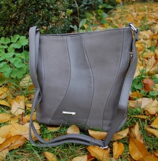 Kabelka šedá crossbody strieborné kovanie 