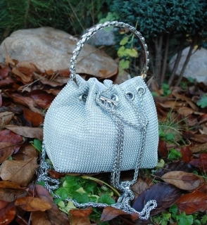 Kabelka strieborná štrasová kovová okrúhla rúčka