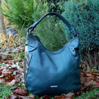 Kabelka zelená crossbody strieborné kovanie