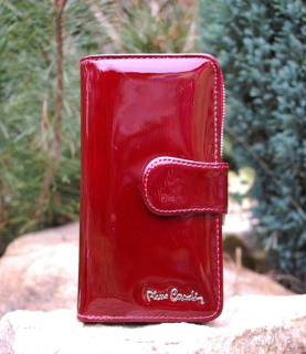 Dámska bordová peňaženka z kože lakovaná Pier Cardin