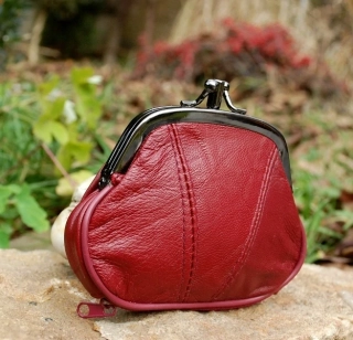 Dámska bordová peňaženka kožená na drobné 