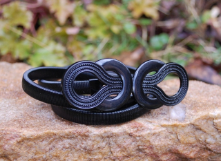 Opasok čierny pružný  čierna ozdoba