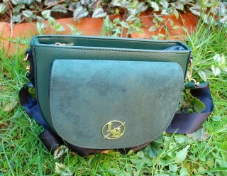 Kabelka smaragdová zelená crossbody zlaté kovanie LAURA BIAGGI