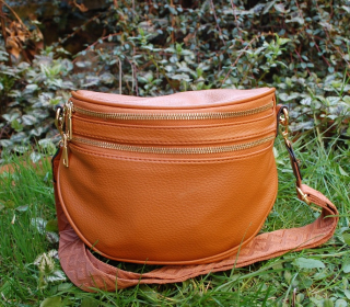 Kabelka hnedá koňaková zlaté zipsy  