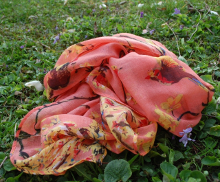 Šál kvety a vtáčiky lososová oranžová krémová modrá čierna