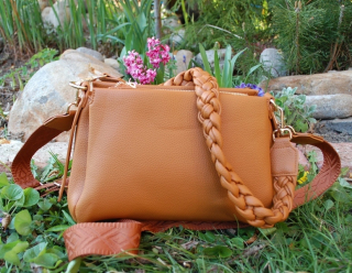 Kabelka hnedá koňaková pletená rúčka dlhé ramienko