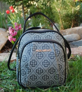 Ruksak  čierno šedý zlaté zipsy ozdobné vrecko 