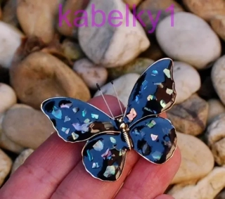 Brošňa ružová mint čierna motýľ zlatý